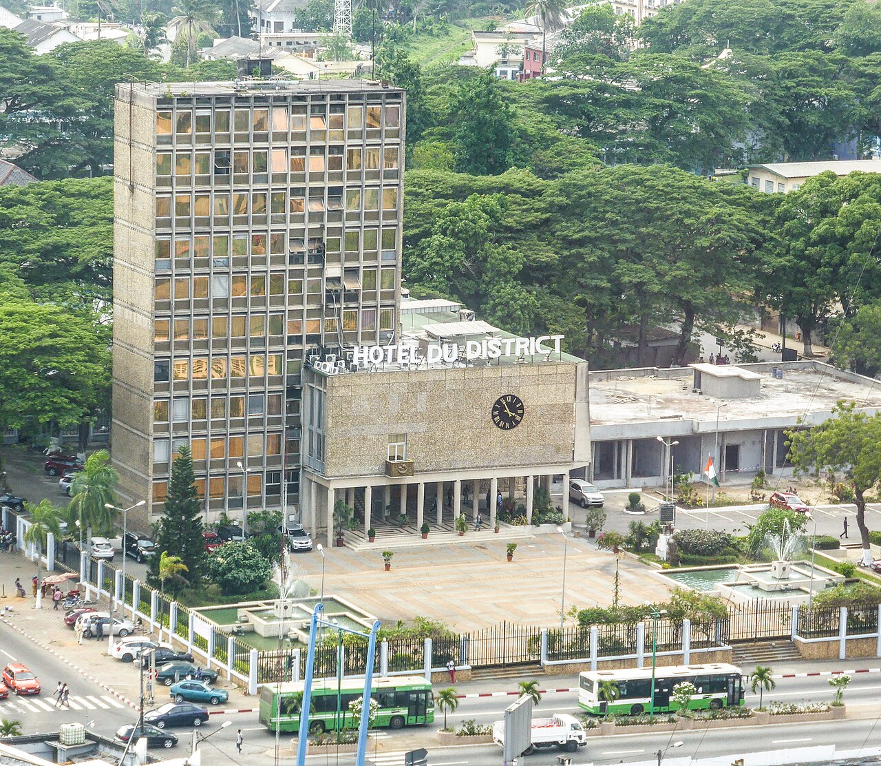 Vue complémentaire liée à Yamoussoukro (Abidjan, capitale économique)
