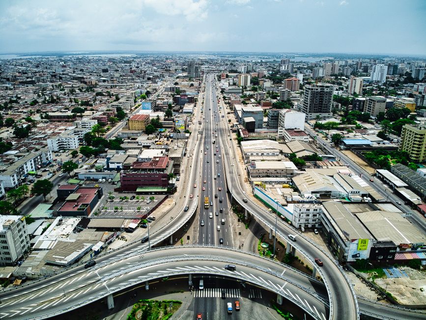 Photographie évocatrice liée à Yamoussoukro (Abidjan, capitale économique)